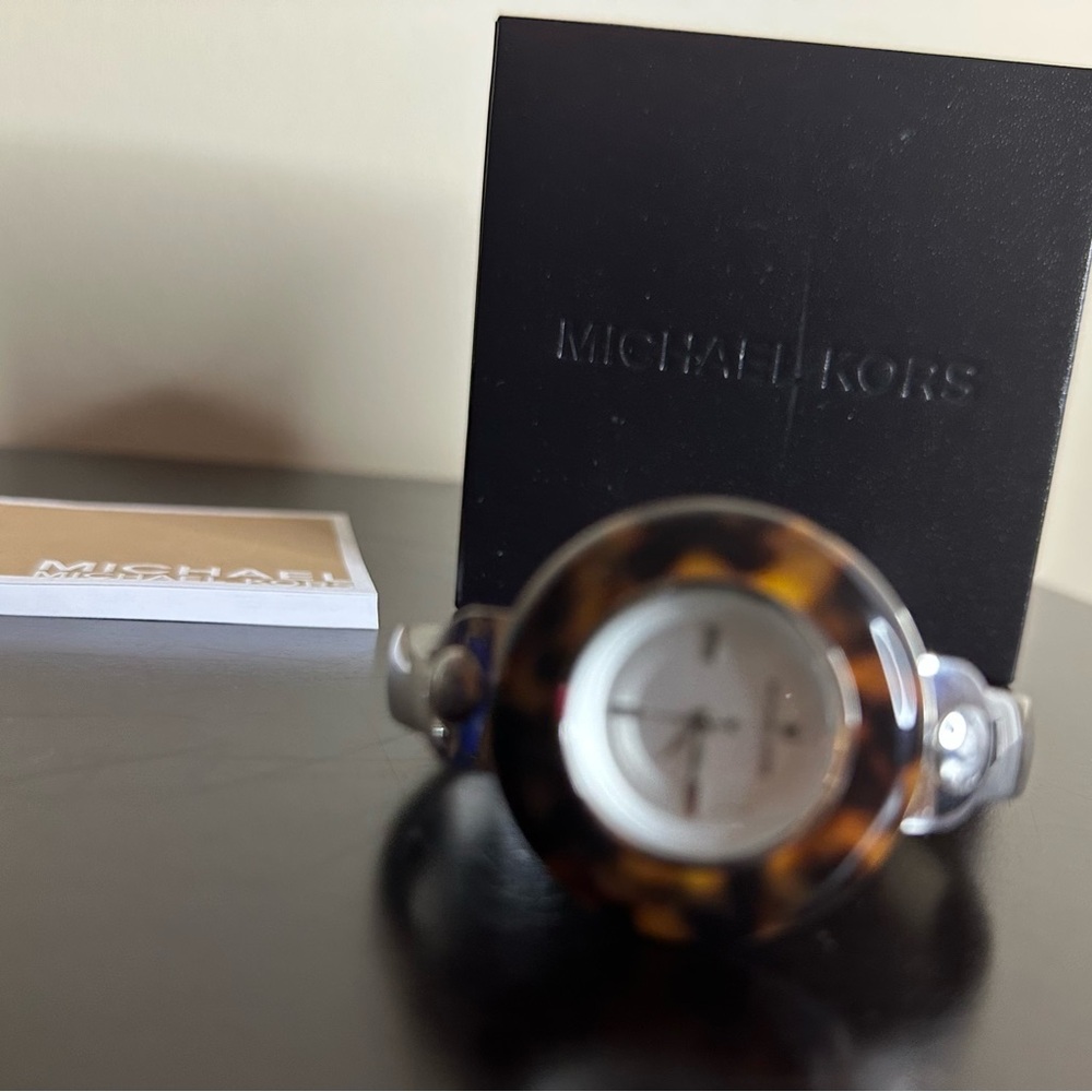 Michael Kors Silver Crystal-Accented Women’s Watch with Interchangeable Bezels - Picture 3 of 9